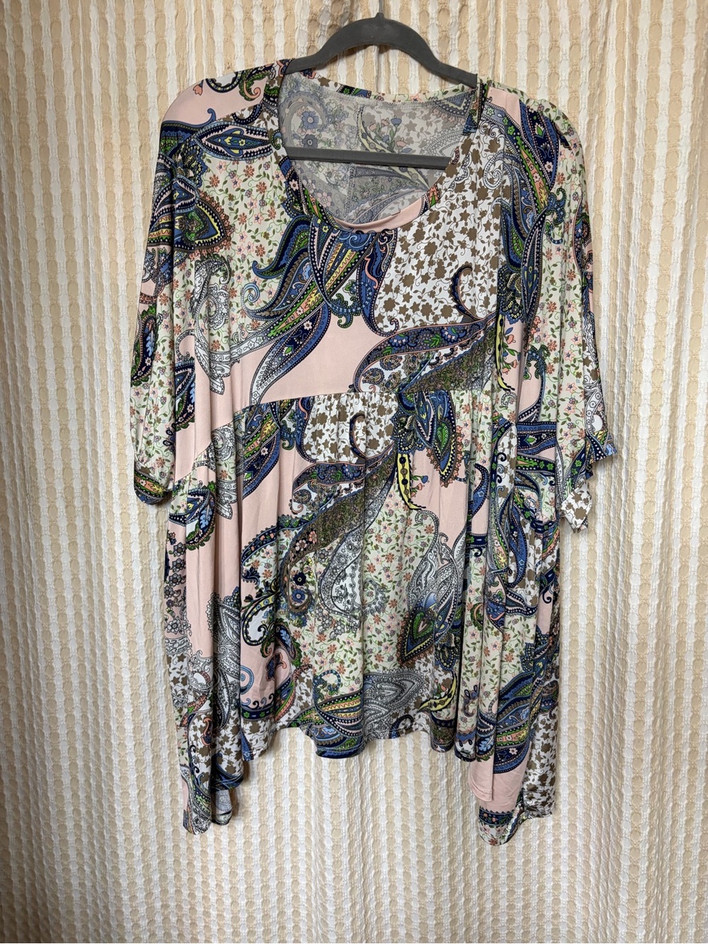 Women’s Floral Paisley Pink Scoop Neck Top